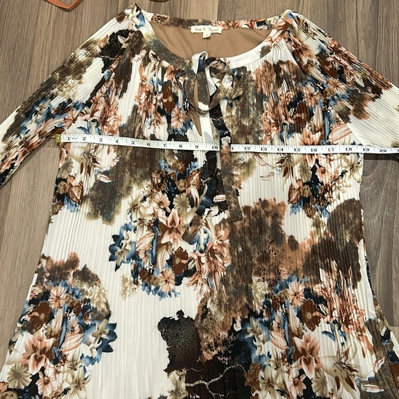 Floral long sleeve dress - Picture 6 of 10